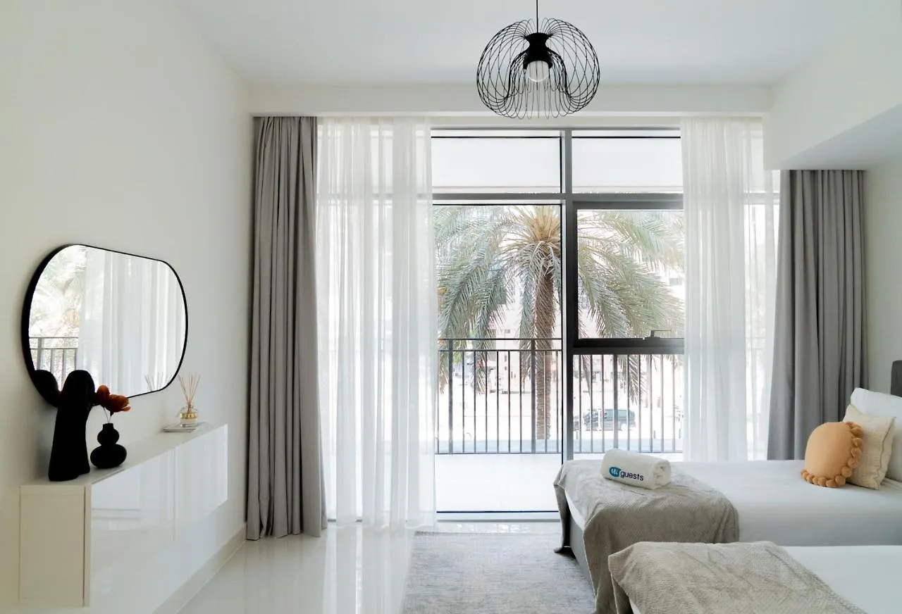 Higuests - Elegant Apt With Terrace Minutes From Burj Khalifa Dubai Apartment