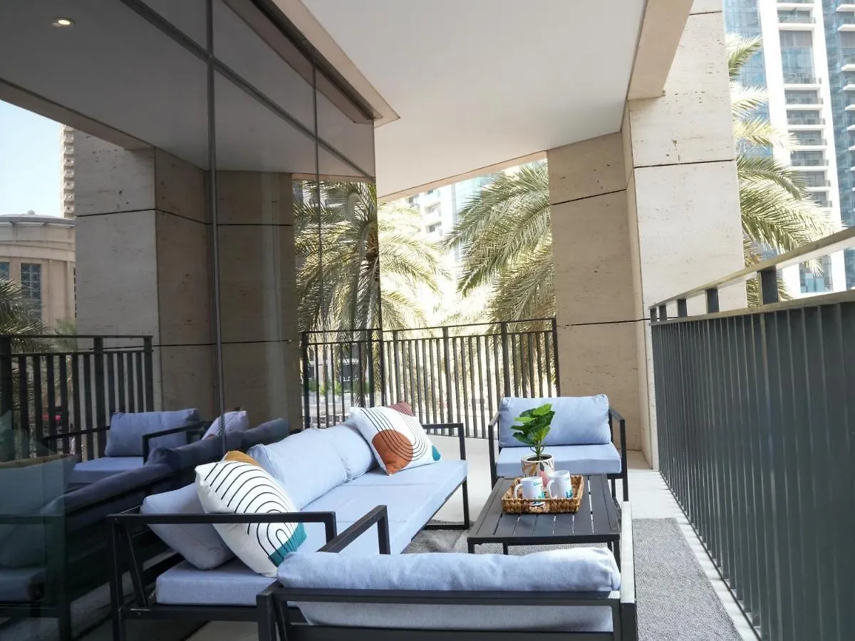 Higuests - Elegant Apt With Terrace Minutes From Burj Khalifa Dubai Apartment